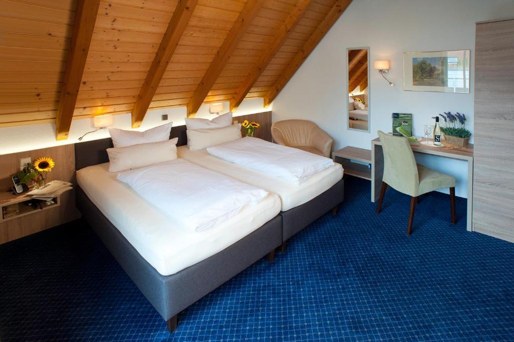 Stadthotel Pfeffermuehle غينغنباخ الغرفة الصورة